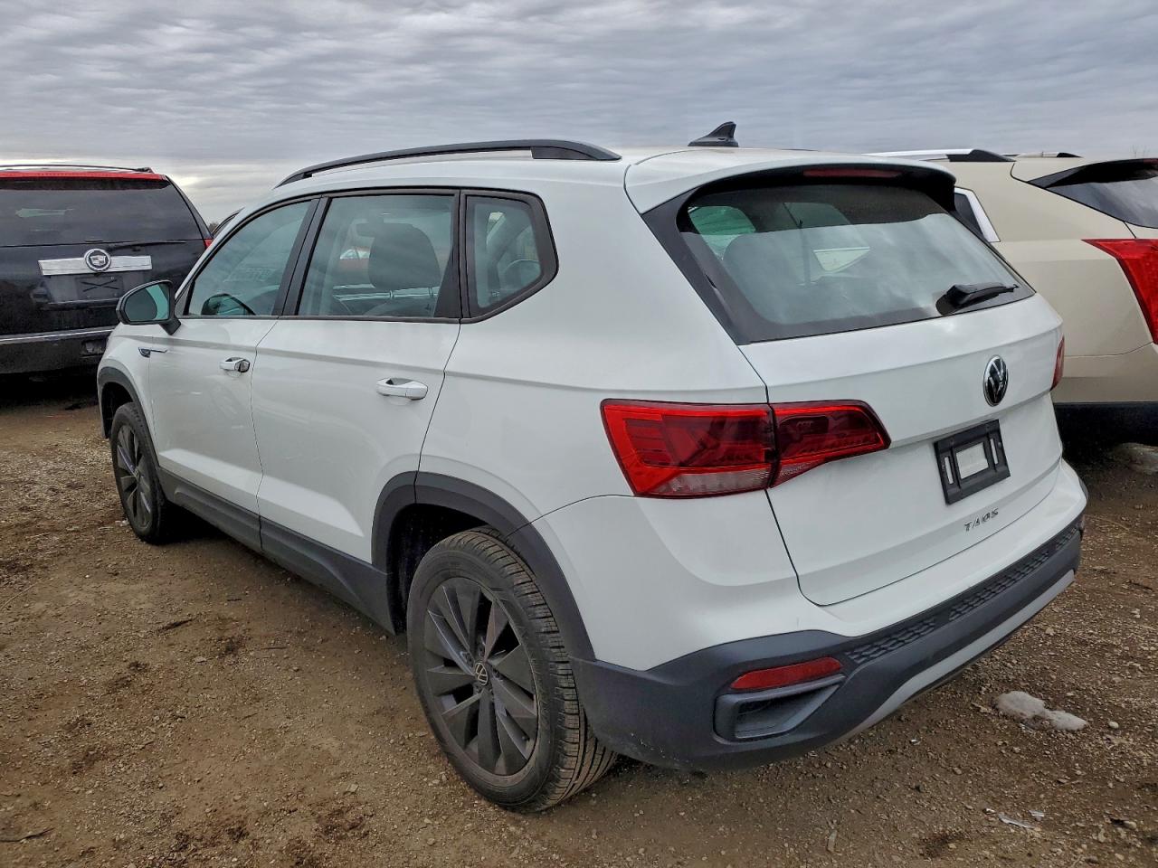 Volkswagen Taos S Image 11