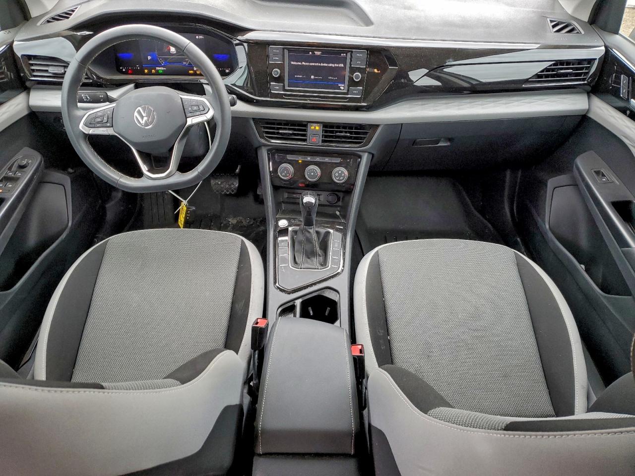 Volkswagen Taos S Image 2