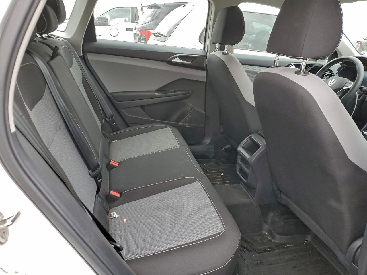 Volkswagen Taos S Image 4