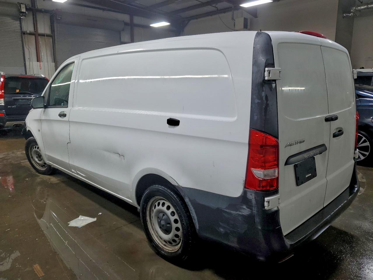 Mercedes-Benz Metris Image 2