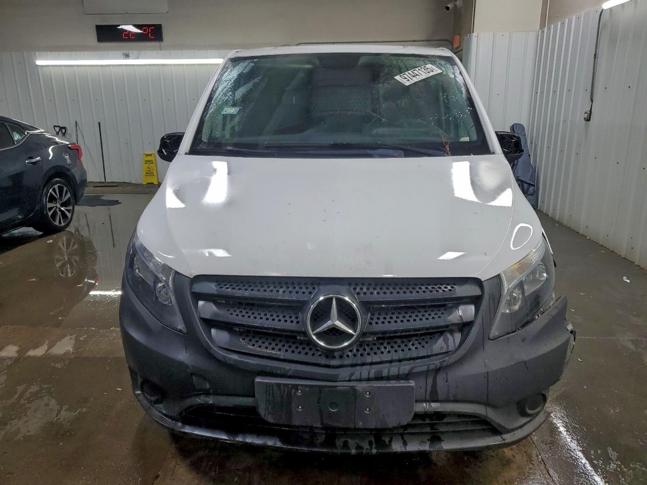 Mercedes-Benz Metris Image 11