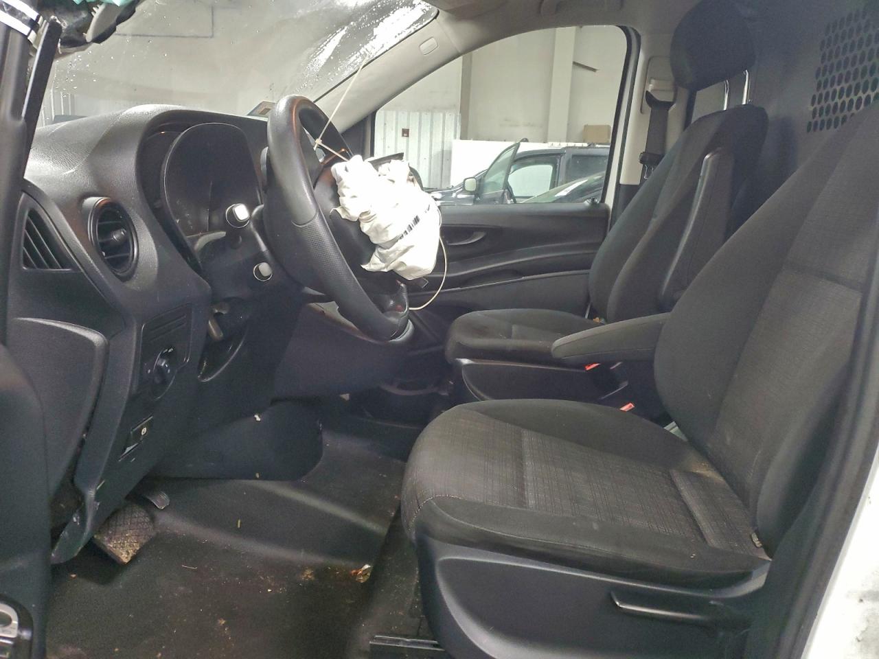 Mercedes-Benz Metris Image 6