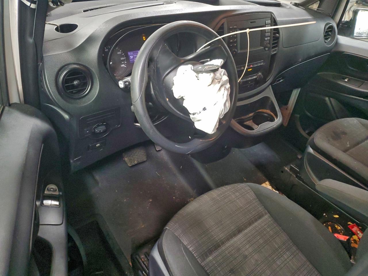 Mercedes-Benz Metris Image 7