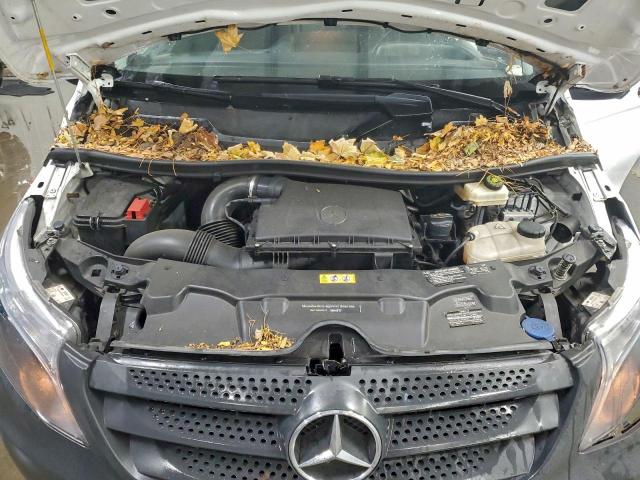 Mercedes-Benz Metris Image 13