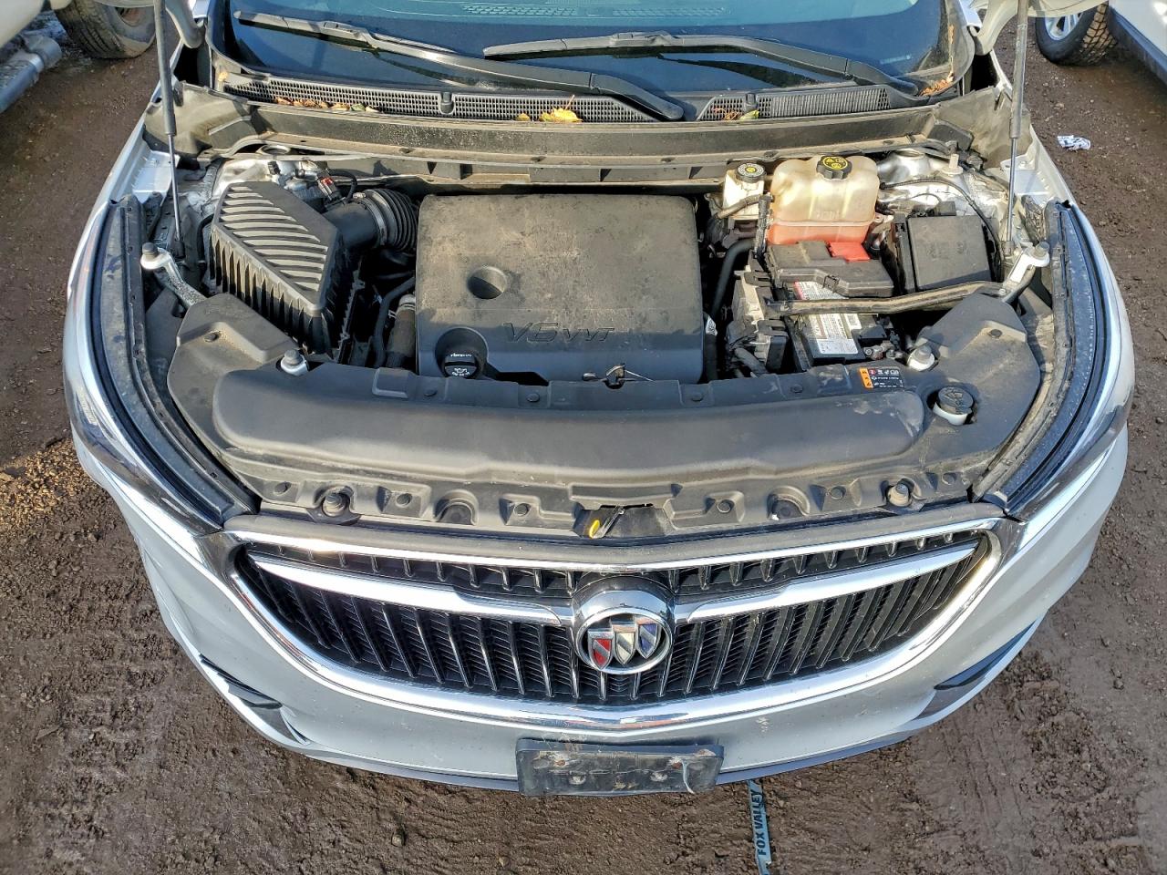 Buick Enclave Essence Image 11