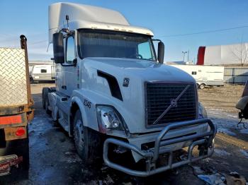  Salvage Volvo Vn