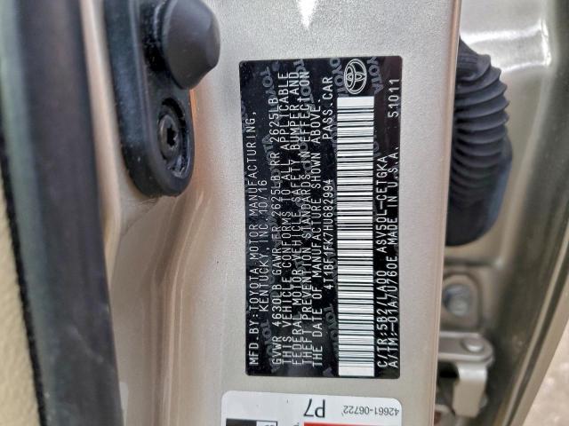 Toyota Camry Le Image 12