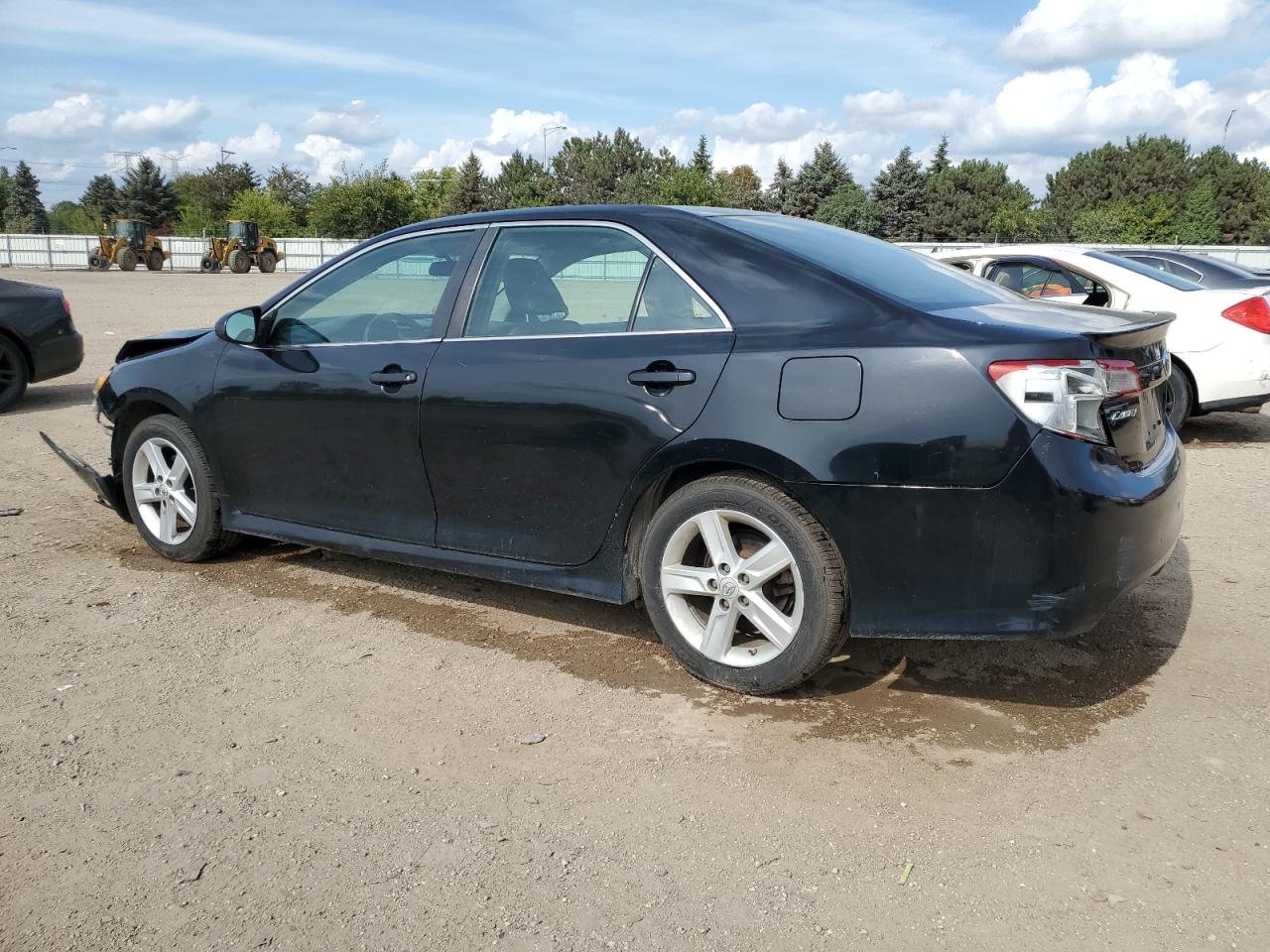 Toyota Camry L Image 12