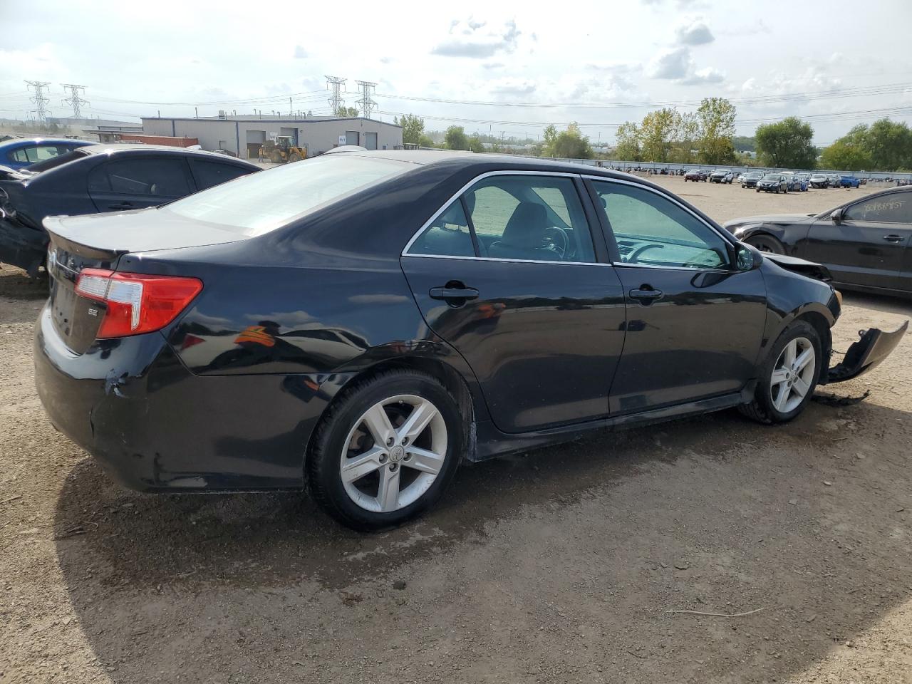 Toyota Camry L Image 10