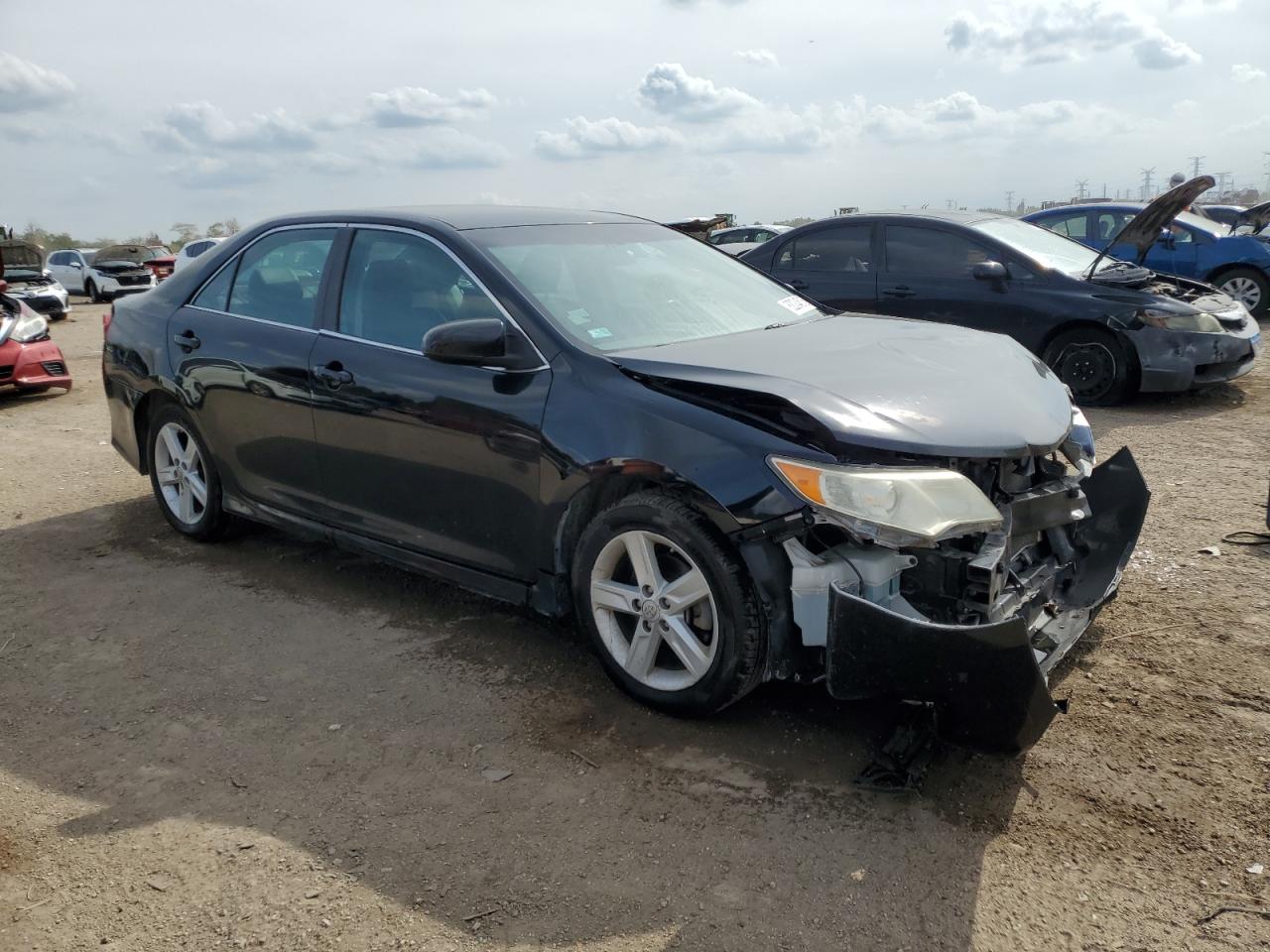 Toyota Camry L Image 2