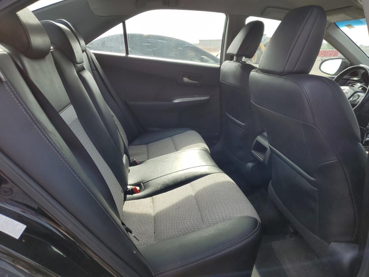 Toyota Camry L Image 5