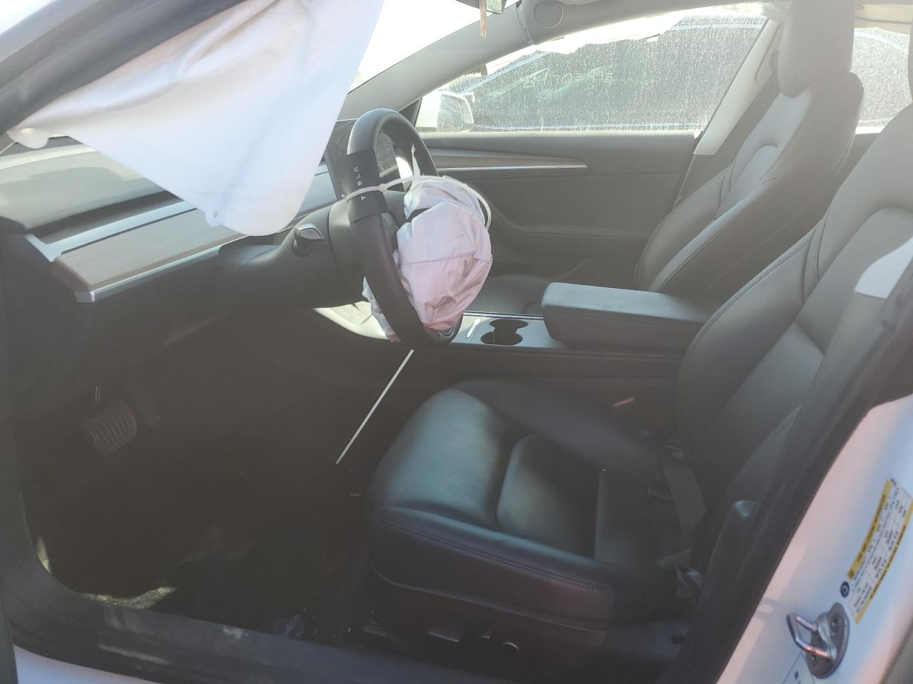 Tesla Model 3 Image 4