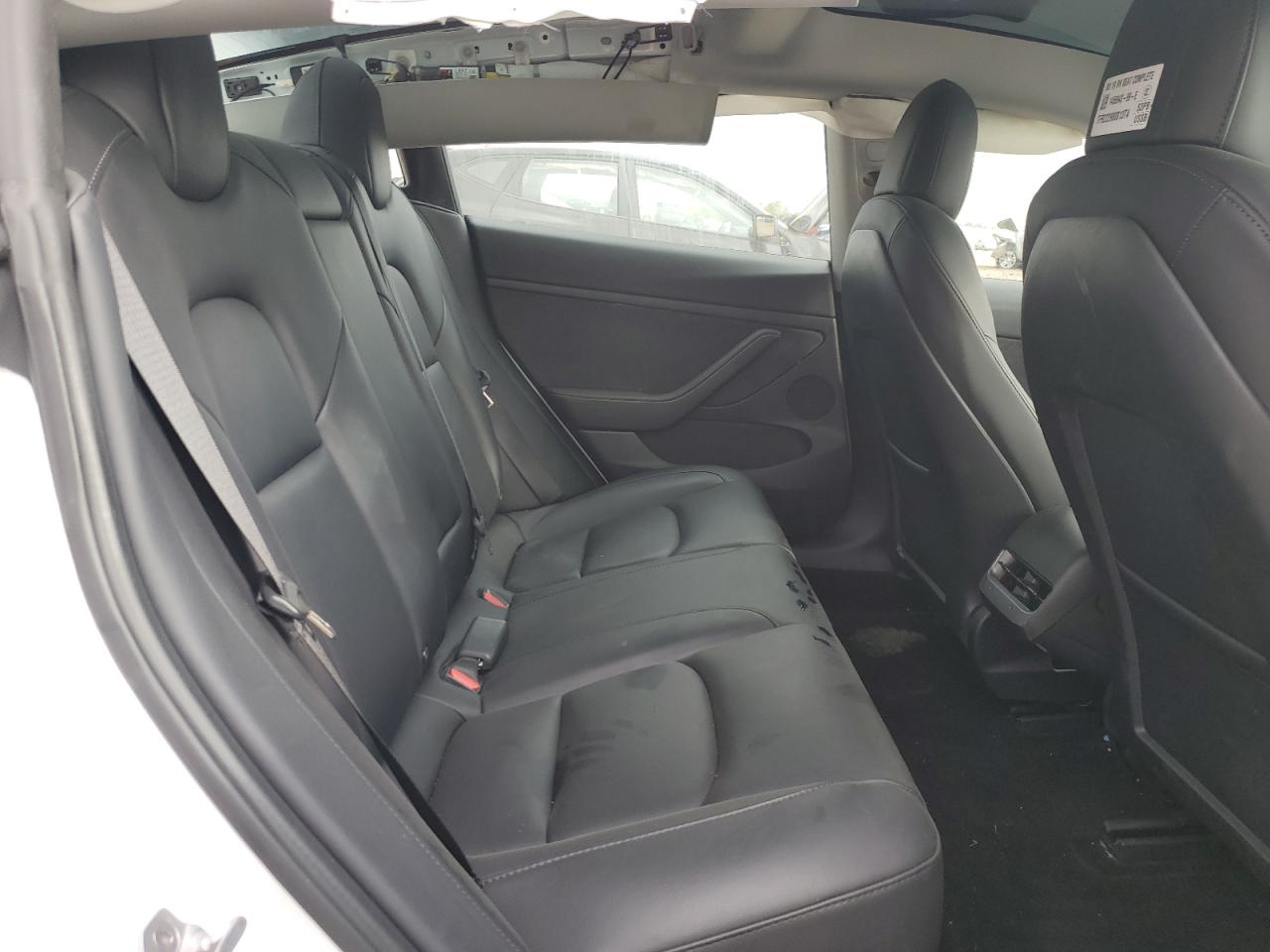 Tesla Model 3 Image 8