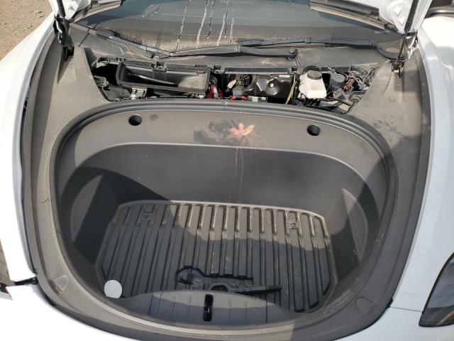 Tesla Model 3 Image 11