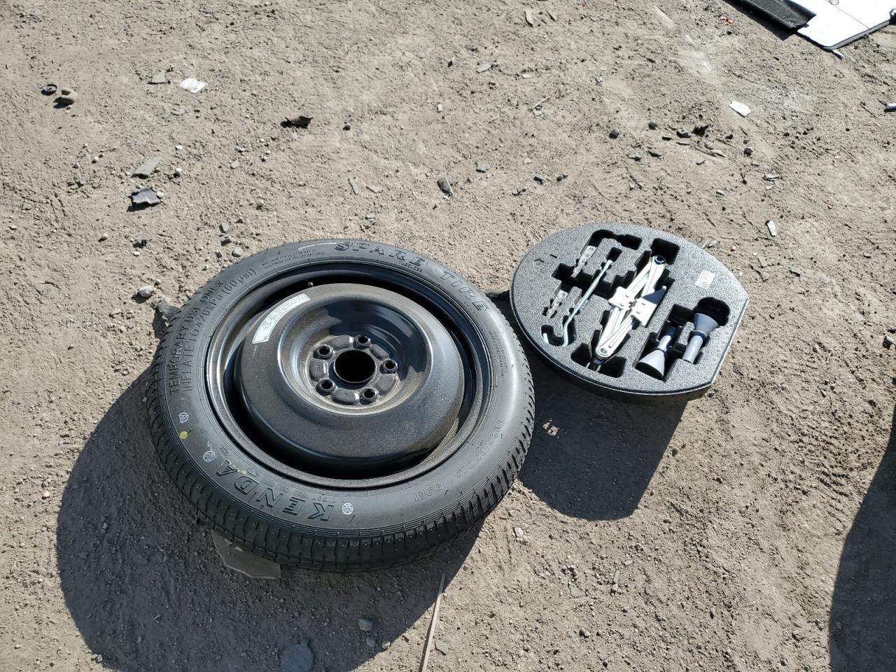 Honda Civic Touring Image 2