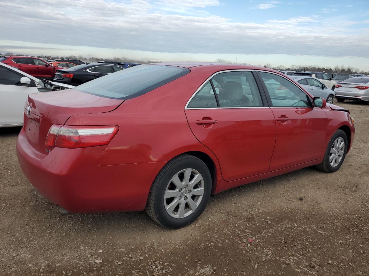 Toyota Camry Le Image 2