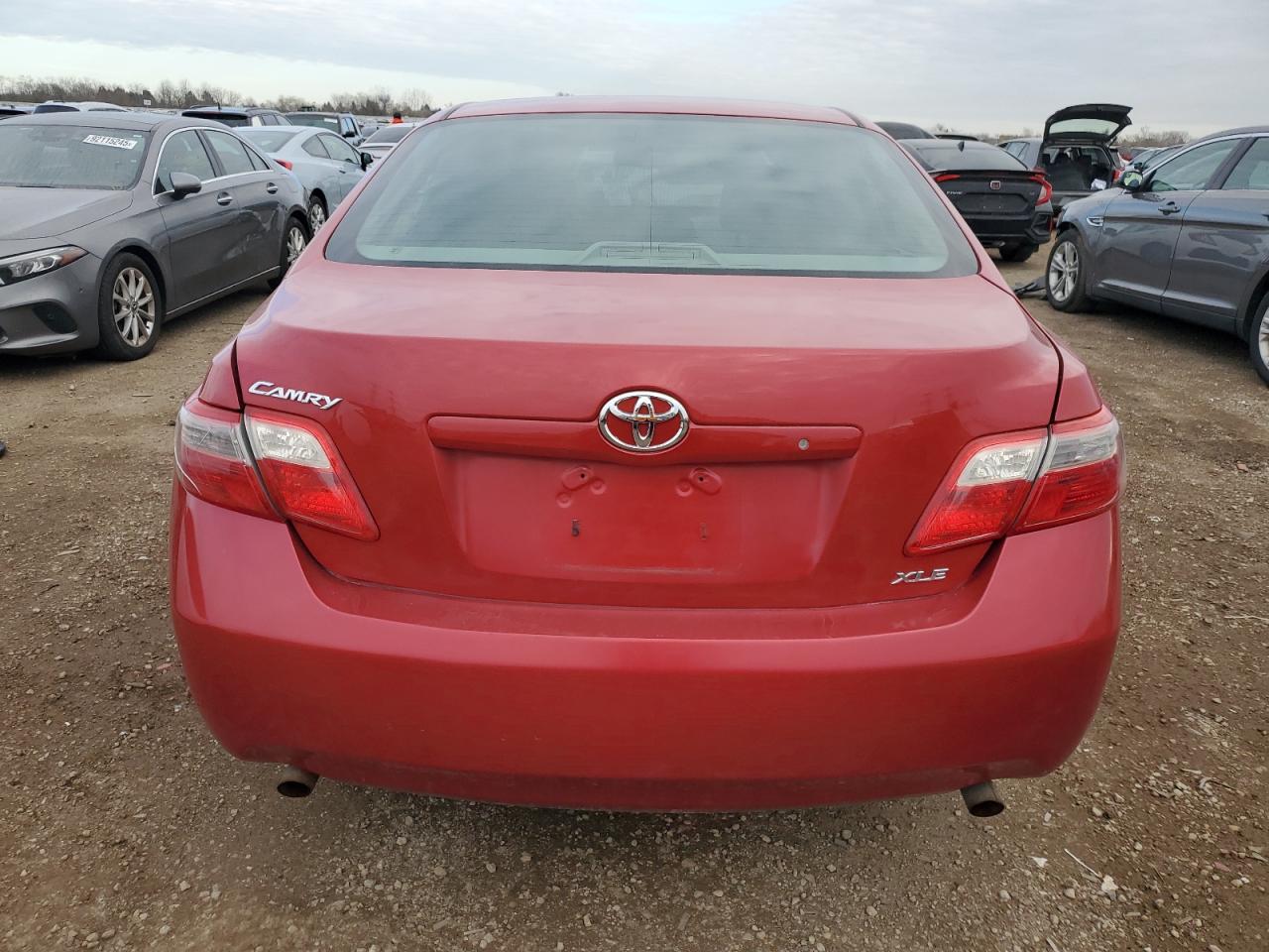 Toyota Camry Le Image 11