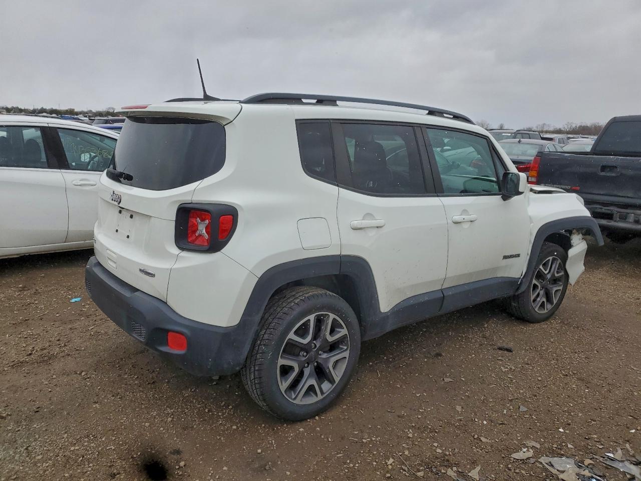 Jeep Renegade Latitude Image 2