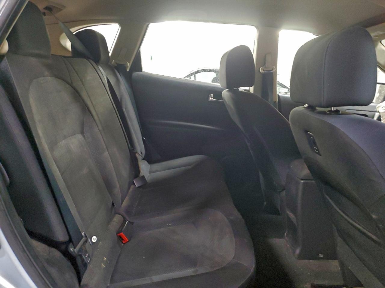 Nissan Rogue S Image 5