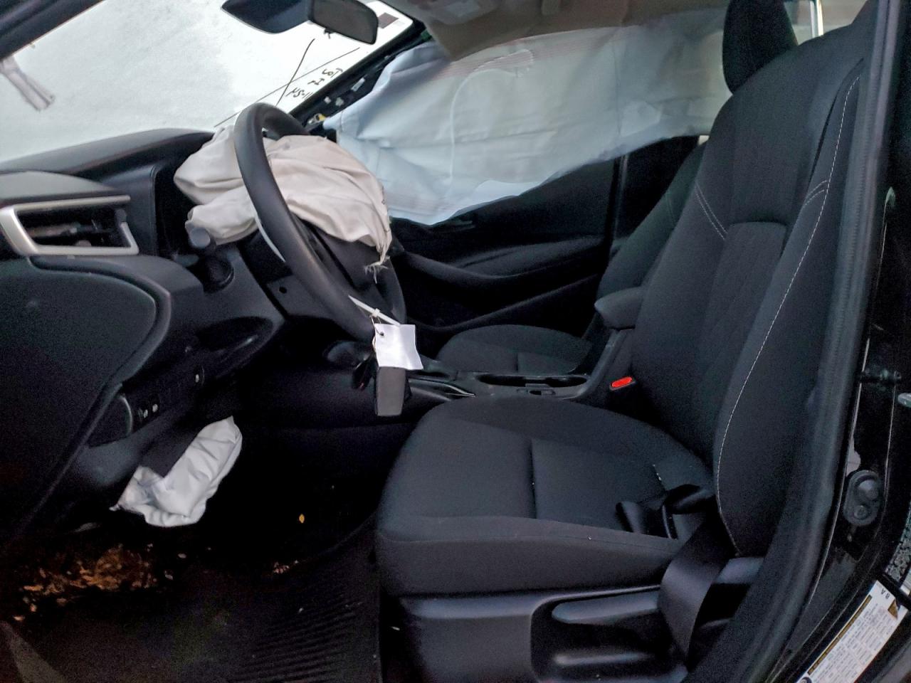 Toyota Corolla Le Image 12