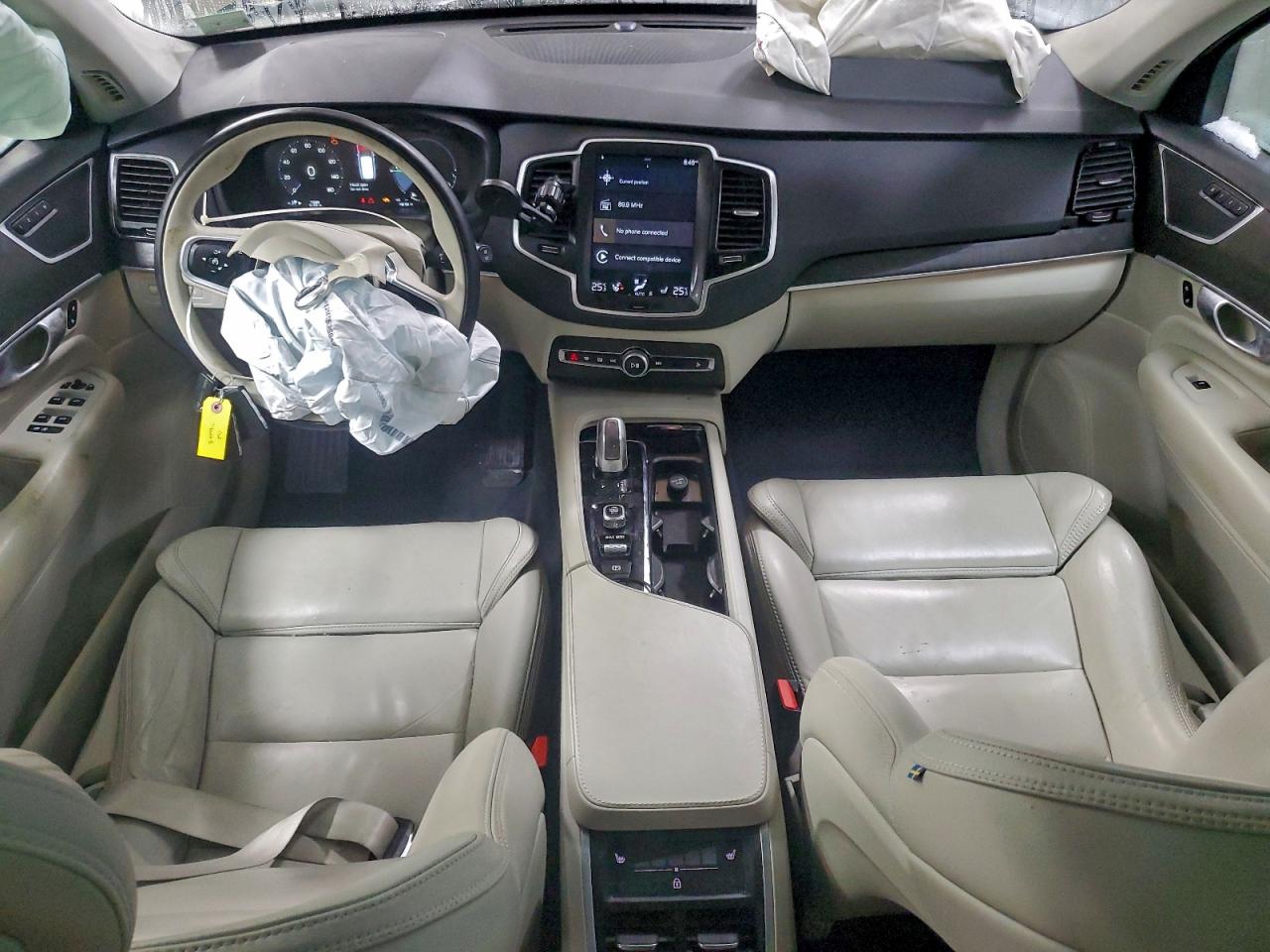 Volvo XC90 T8 Image 4