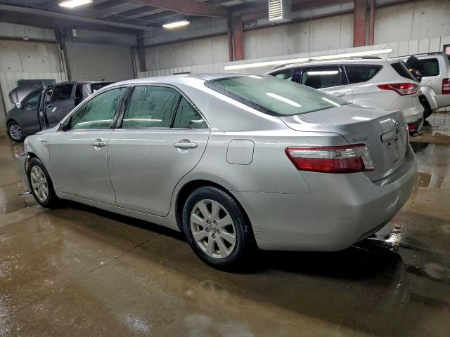 Toyota Camry Hybrid Image 2
