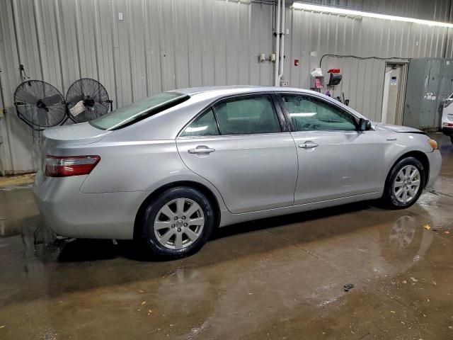 Toyota Camry Hybrid Image 3