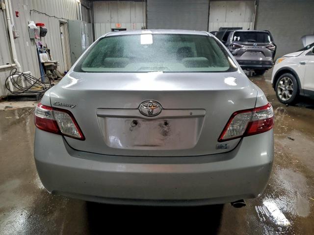 Toyota Camry Hybrid Image 6