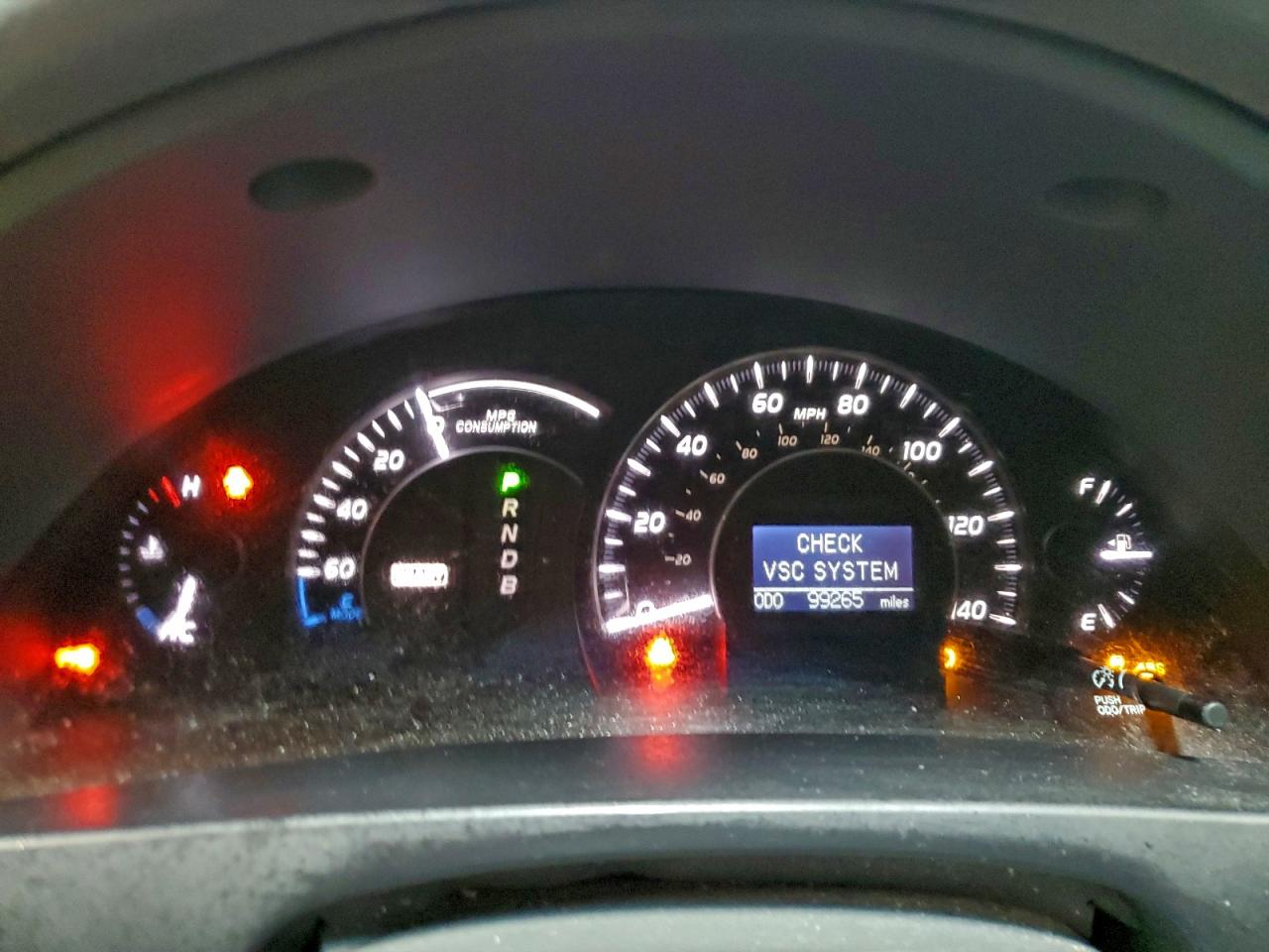 Toyota Camry Hybrid Image 7