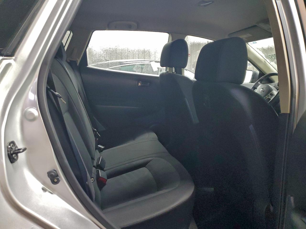 Nissan Rogue S Image 9