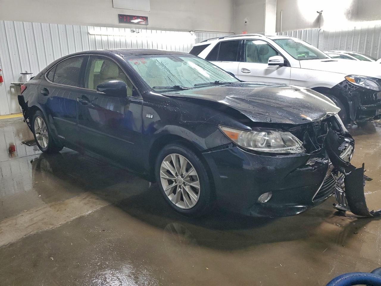 Lexus Es 300h Image 4