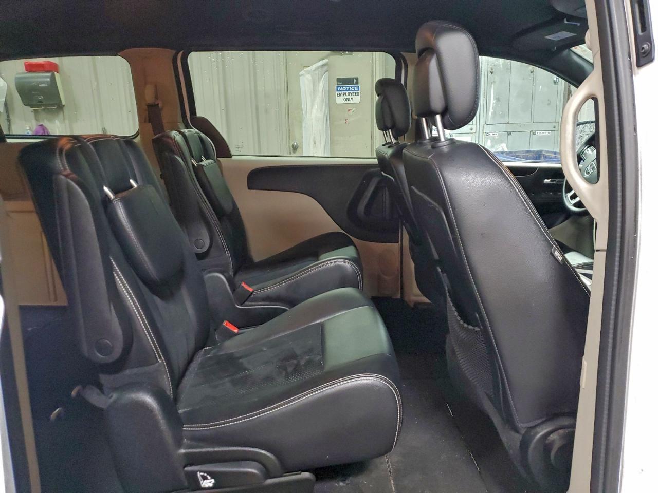 Dodge Caravan Sxt Image 9