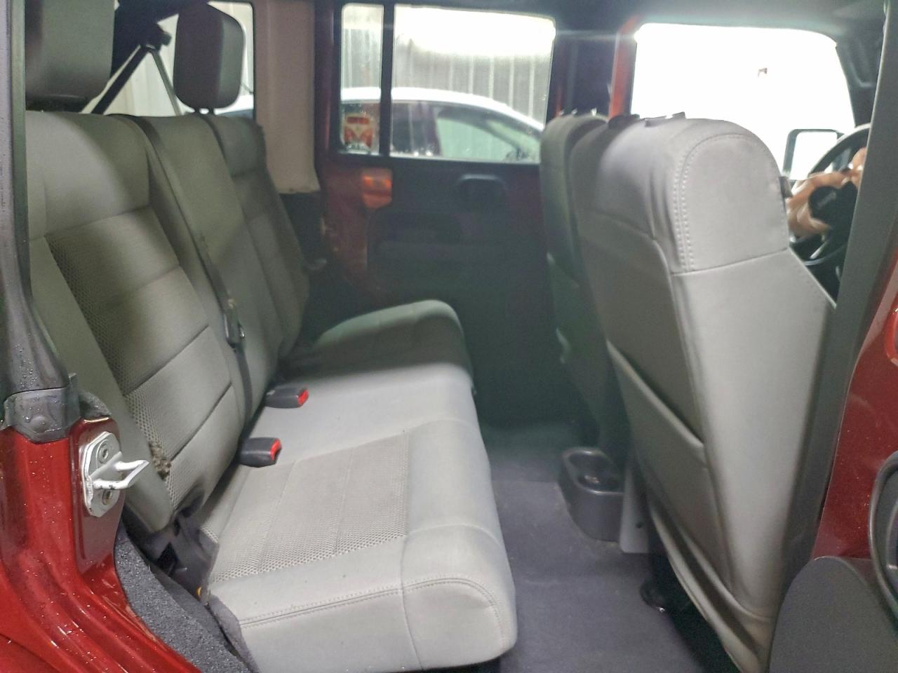 Jeep Wrangler Sahara Image 11