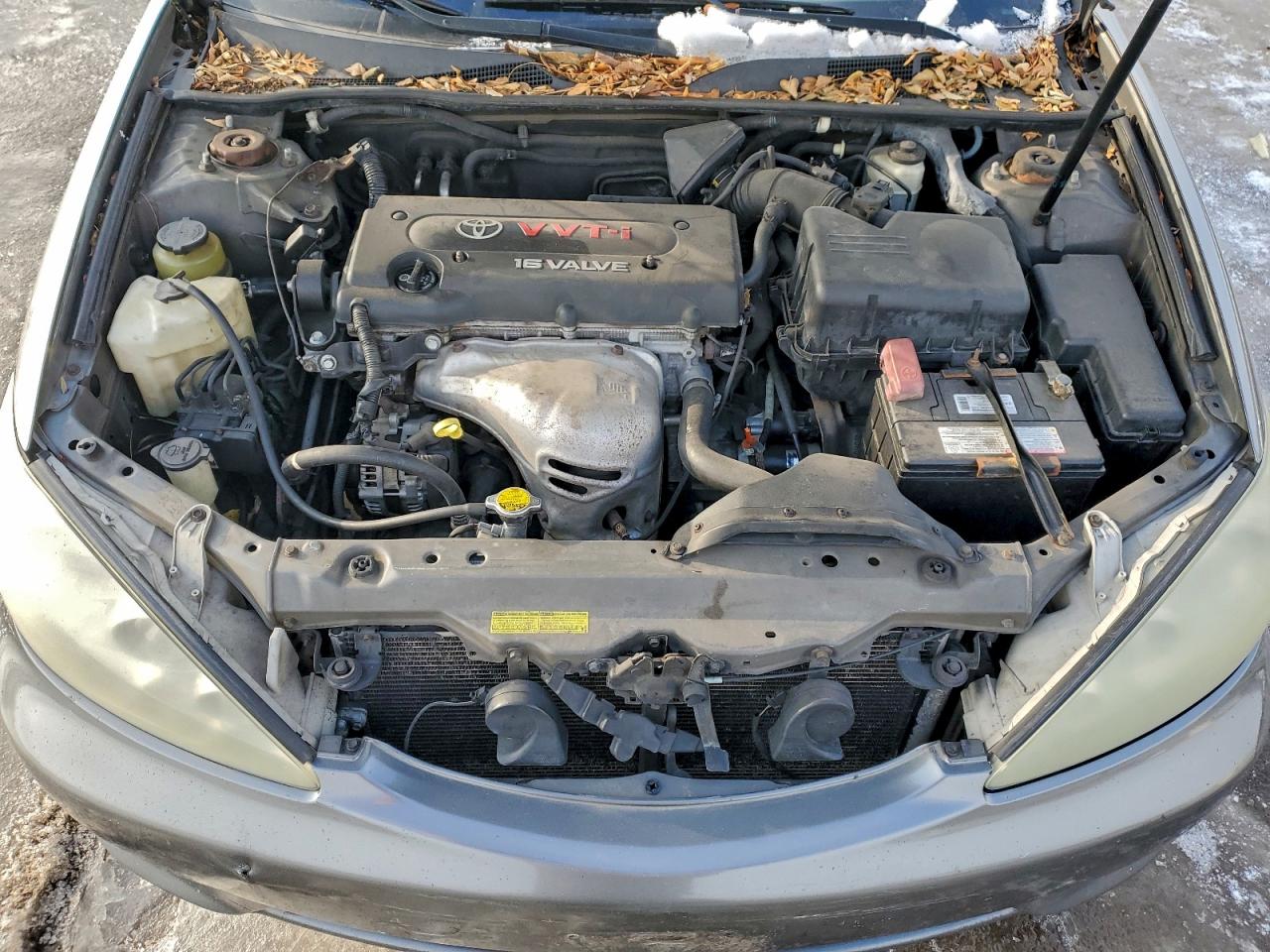 Toyota Camry Le Image 2