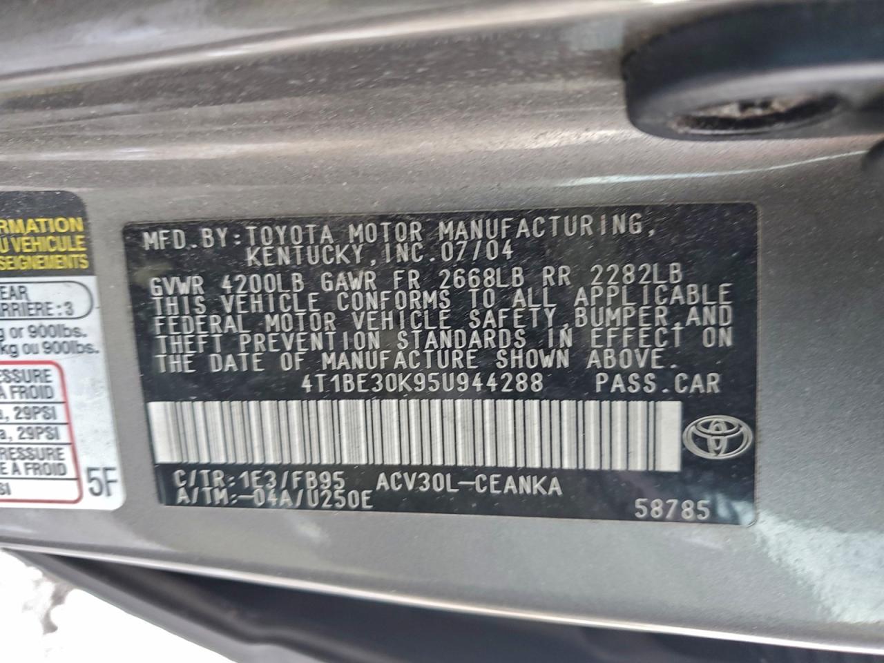 Toyota Camry Le Image 3