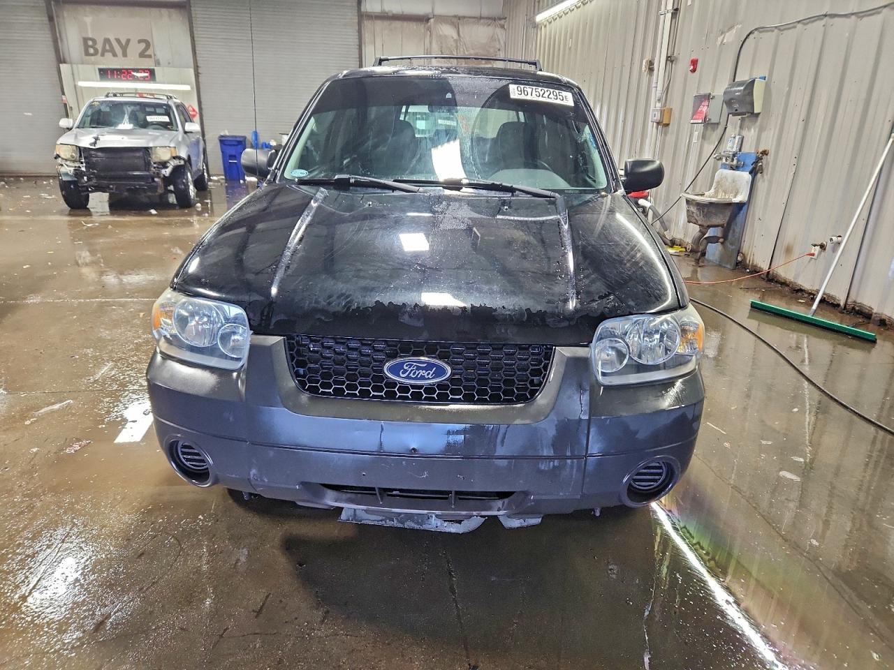 Ford Escape Xls Image 3