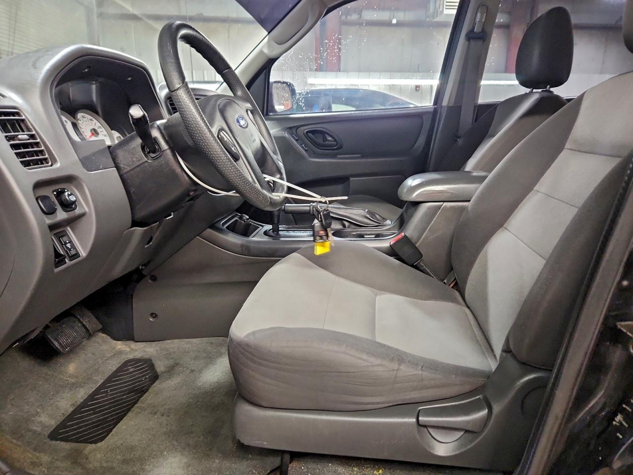 Ford Escape Xls Image 9