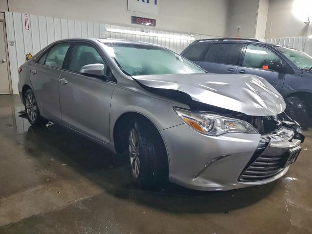 Toyota Camry Le Image 6