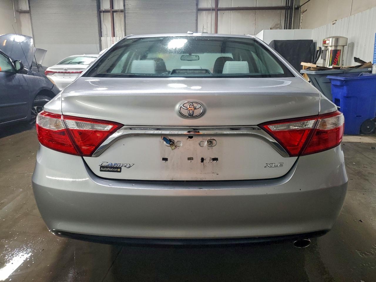 Toyota Camry Le Image 7