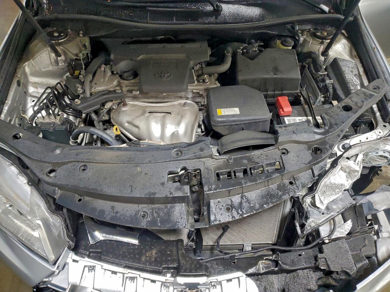 Toyota Camry Le Image 11