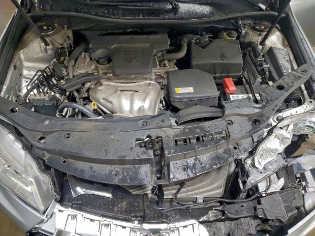 Toyota Camry Le Image 11