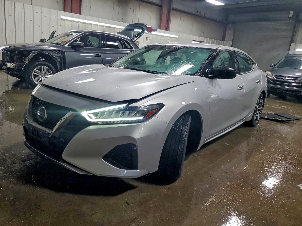 Nissan Maxima S Image 1