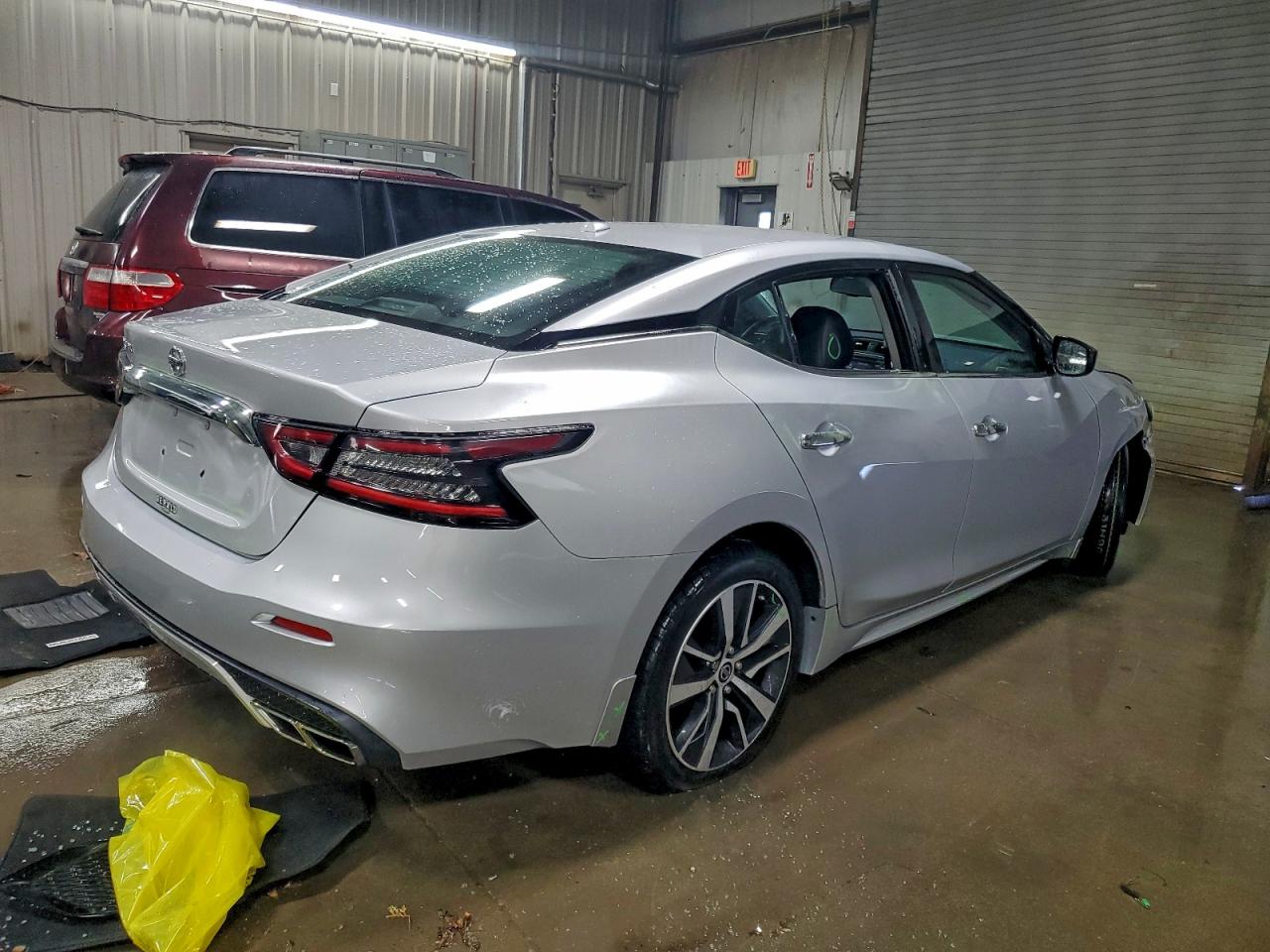 Nissan Maxima S Image 11