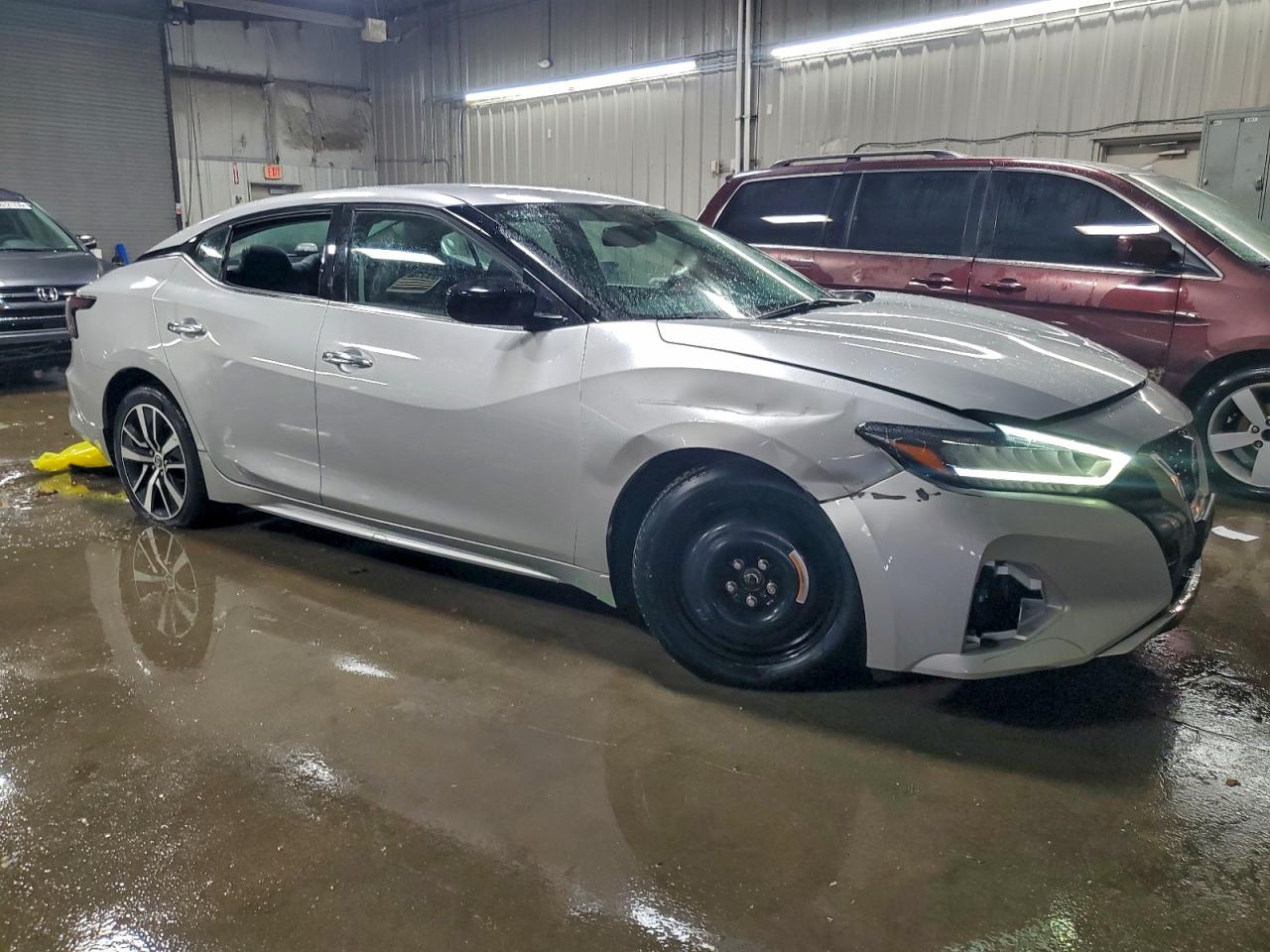 Nissan Maxima S Image 3