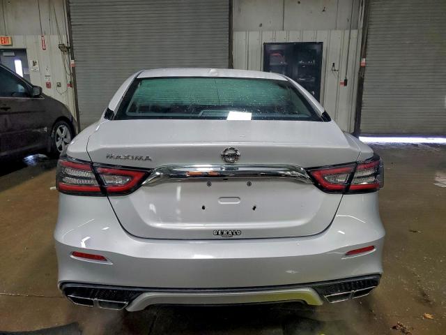 Nissan Maxima S Image 4