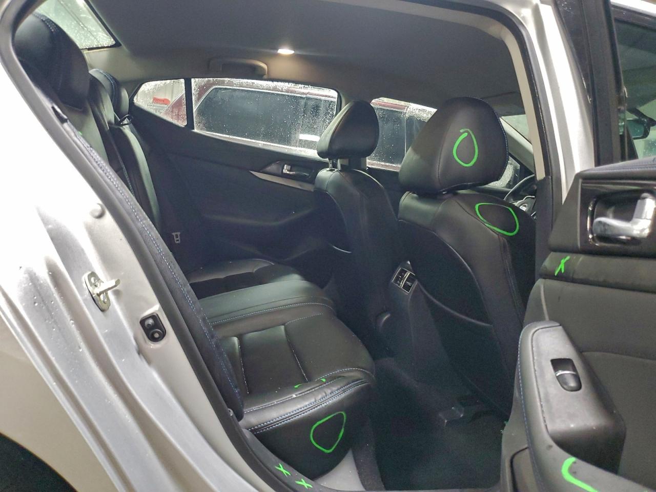 Nissan Maxima S Image 9