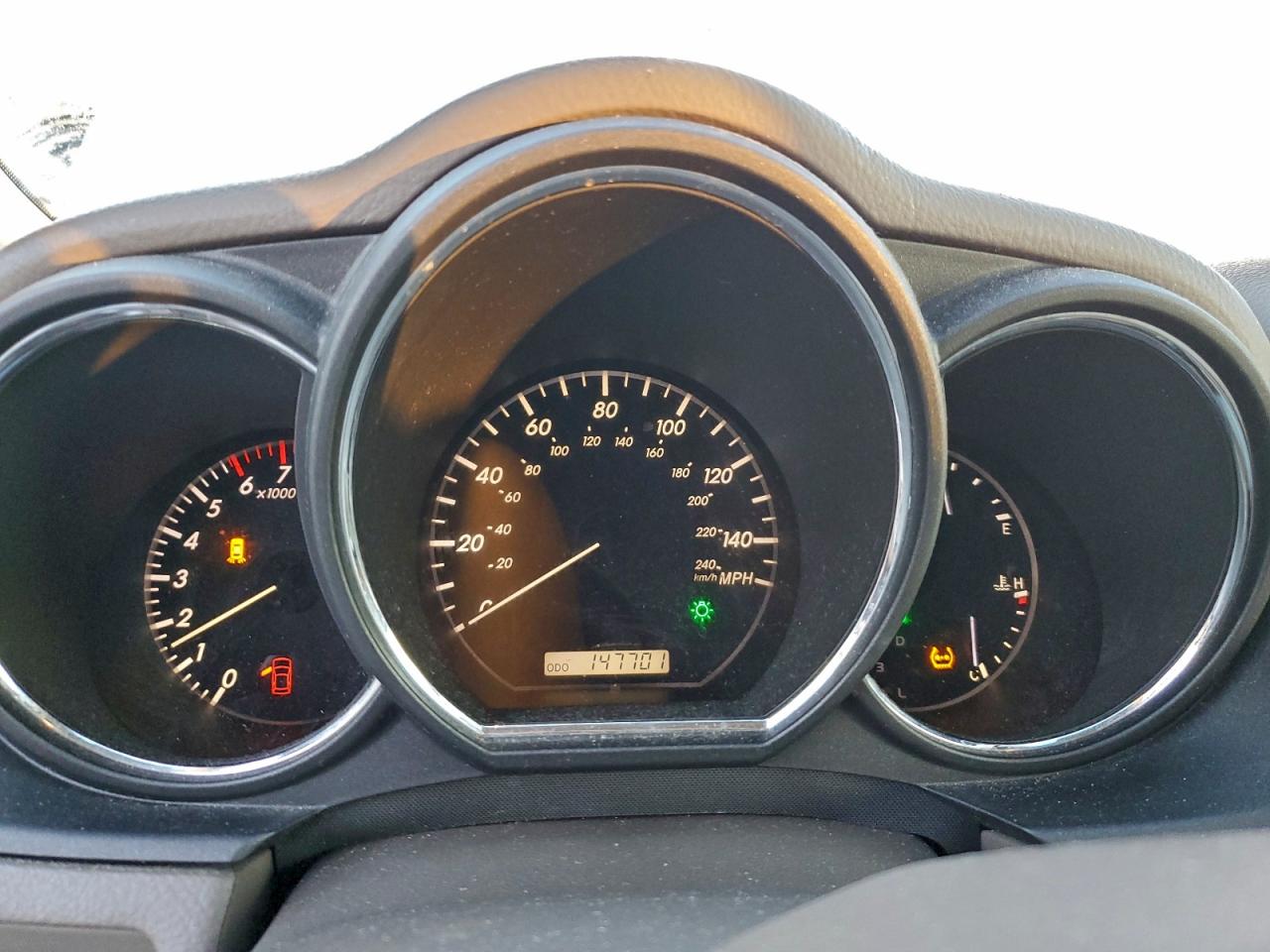 Lexus RX 330 Image 3