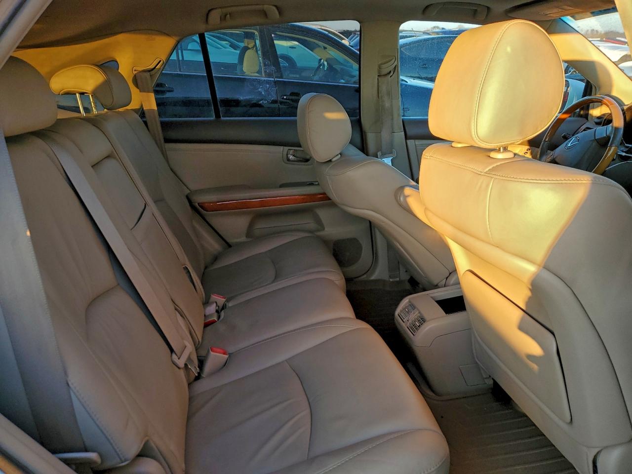 Lexus RX 330 Image 12