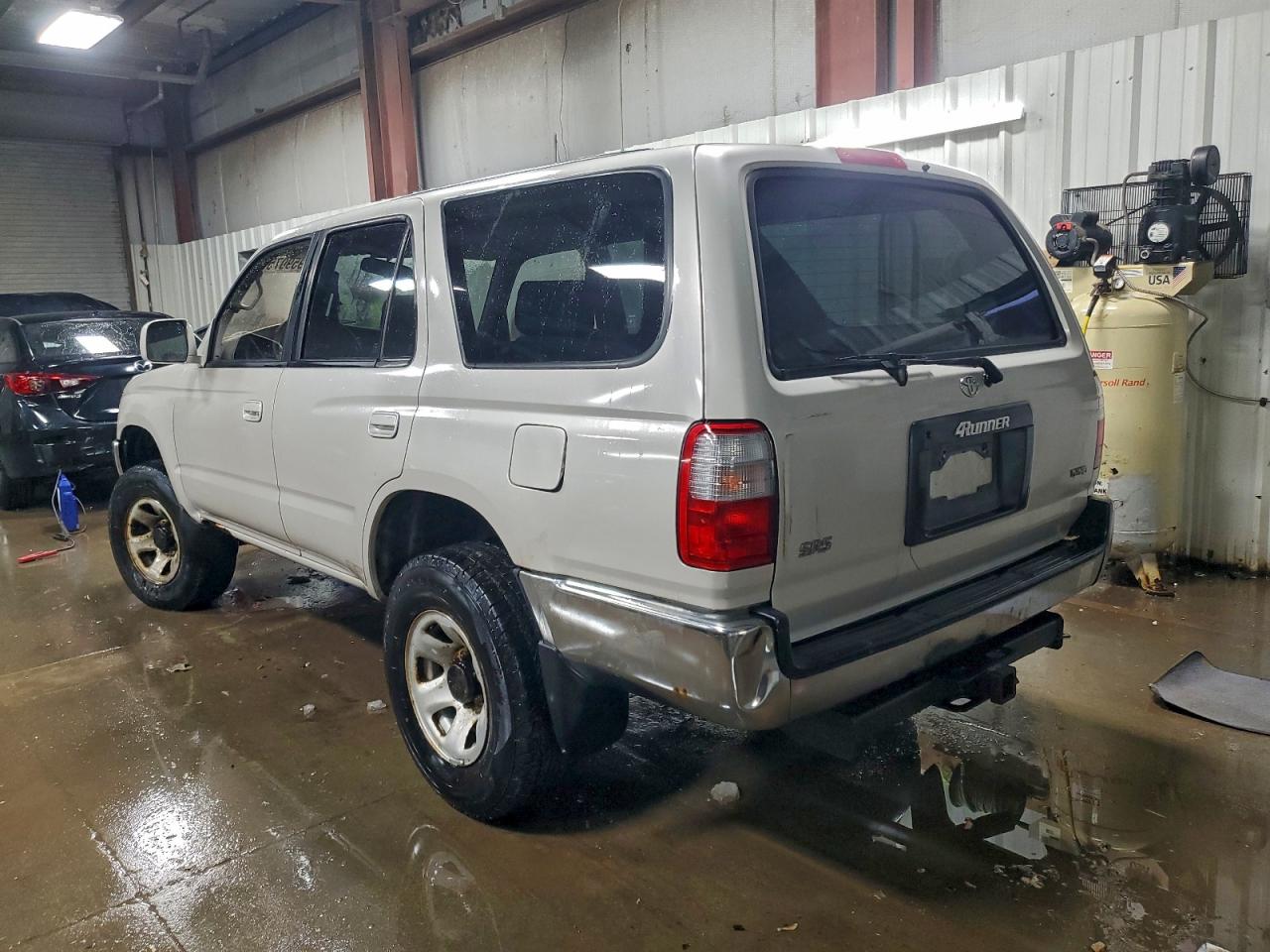 Toyota 4Runner Sr5 Image 10