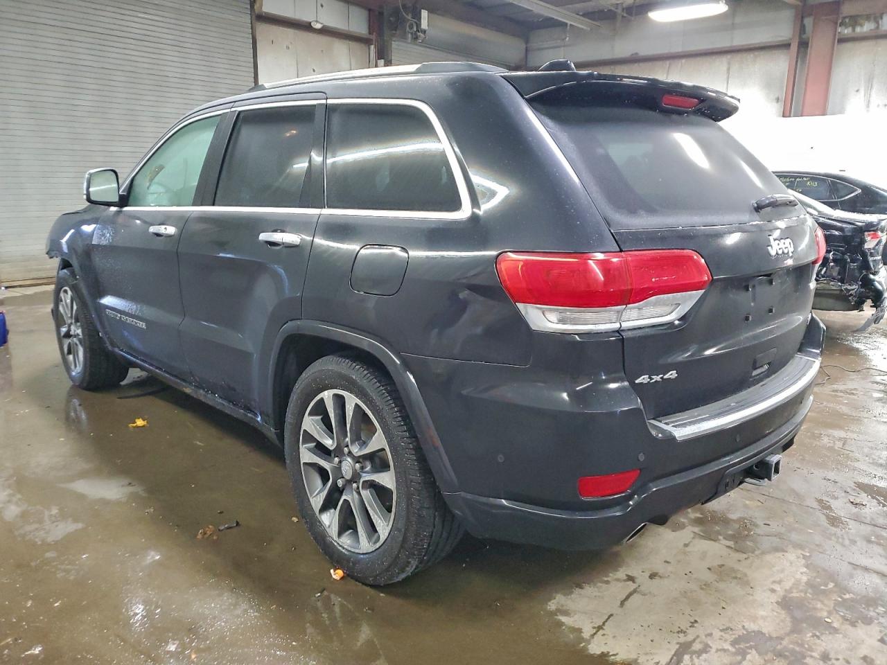 Jeep Grand Cherokee Overland Image 8